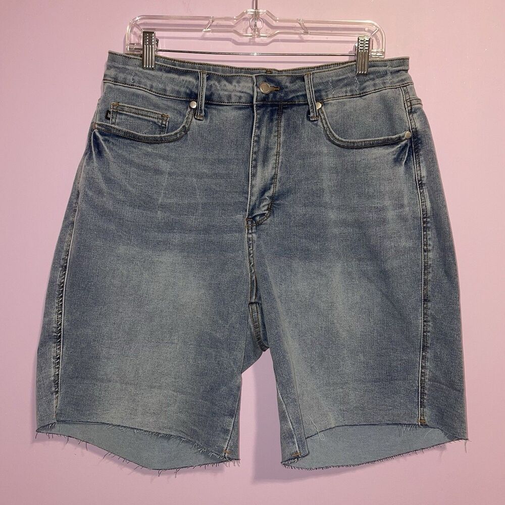 Judy Blue Tummy Control High Waist Denim 9" Shorts Women 2XL Cut Off Light Wash